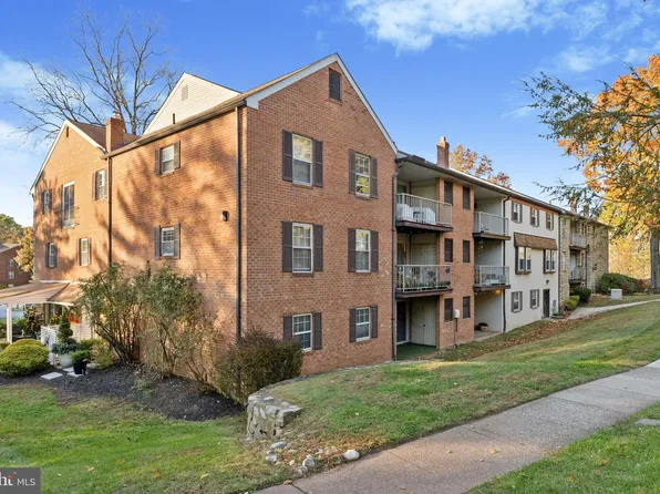 71 Drummers Ln, Wayne, PA 19087