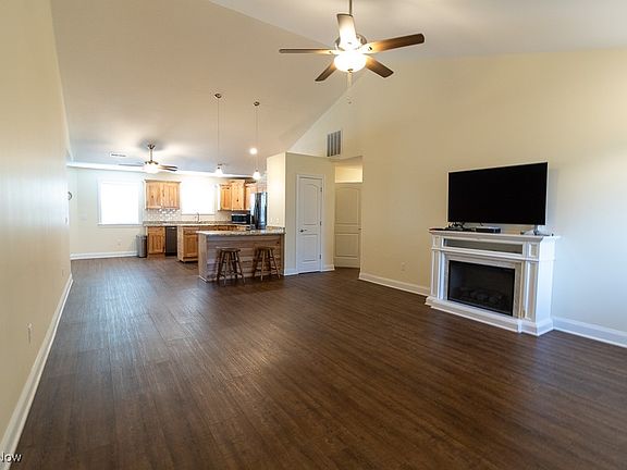 3rd image of 170 Sandy Ct Unit 22