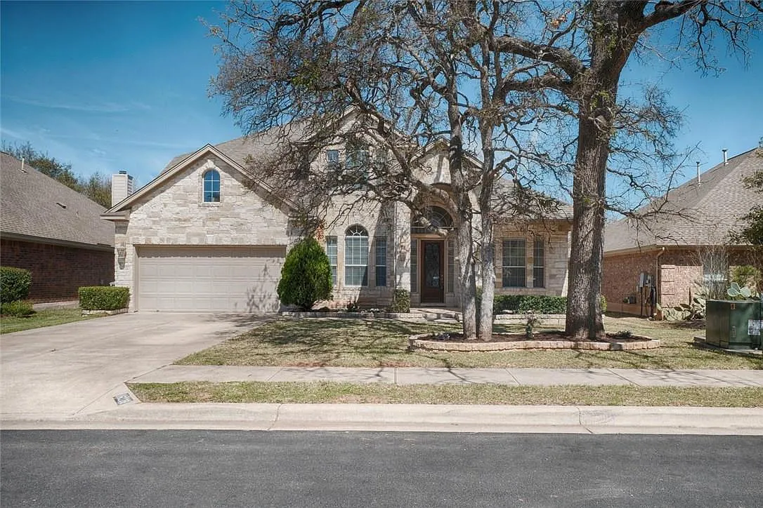 4 bed, 3.5 bath, 3532 sqft, $3,500 — Photo 1