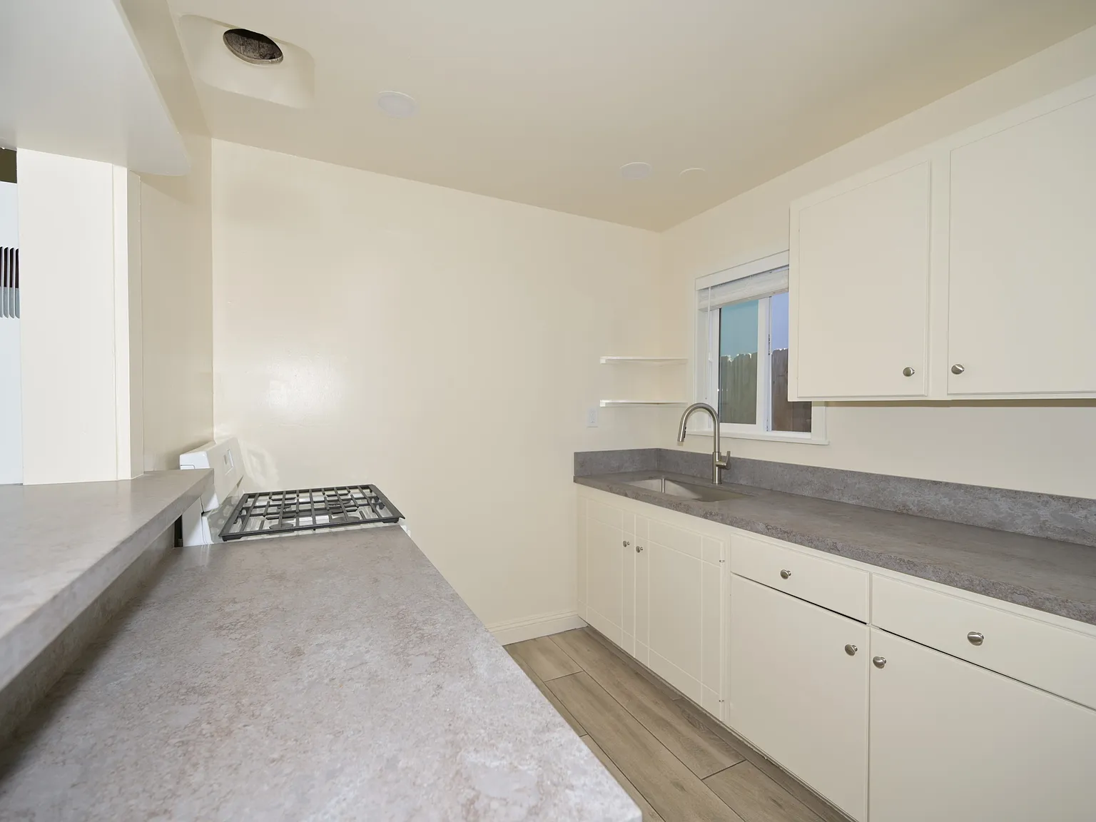 1 bed, $2,400 — Photo 3