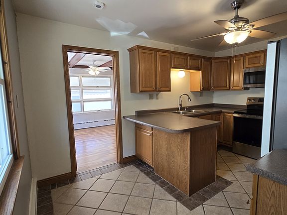 5th image of 238 Macarthur St E #1