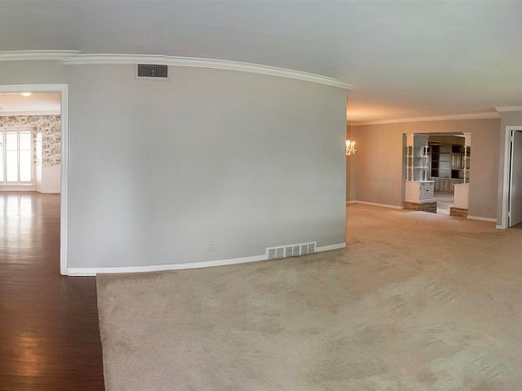 5th image of 1109 Crescent Dr