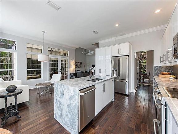 5th image of 3530 Thornbury Ln