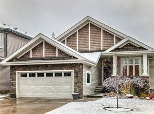 6107 Maynard Cres NW, Edmonton, AB T6R 0J2