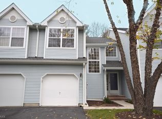 75 Weatherhill Rd, Hamburg, NJ 07419