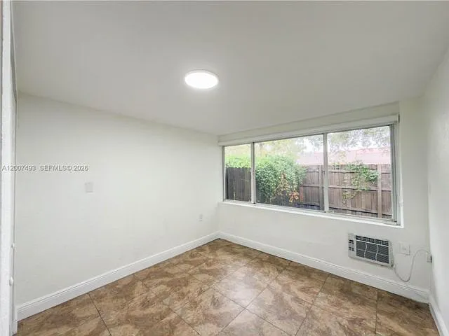 410 Pinecrest Dr — Photo 10