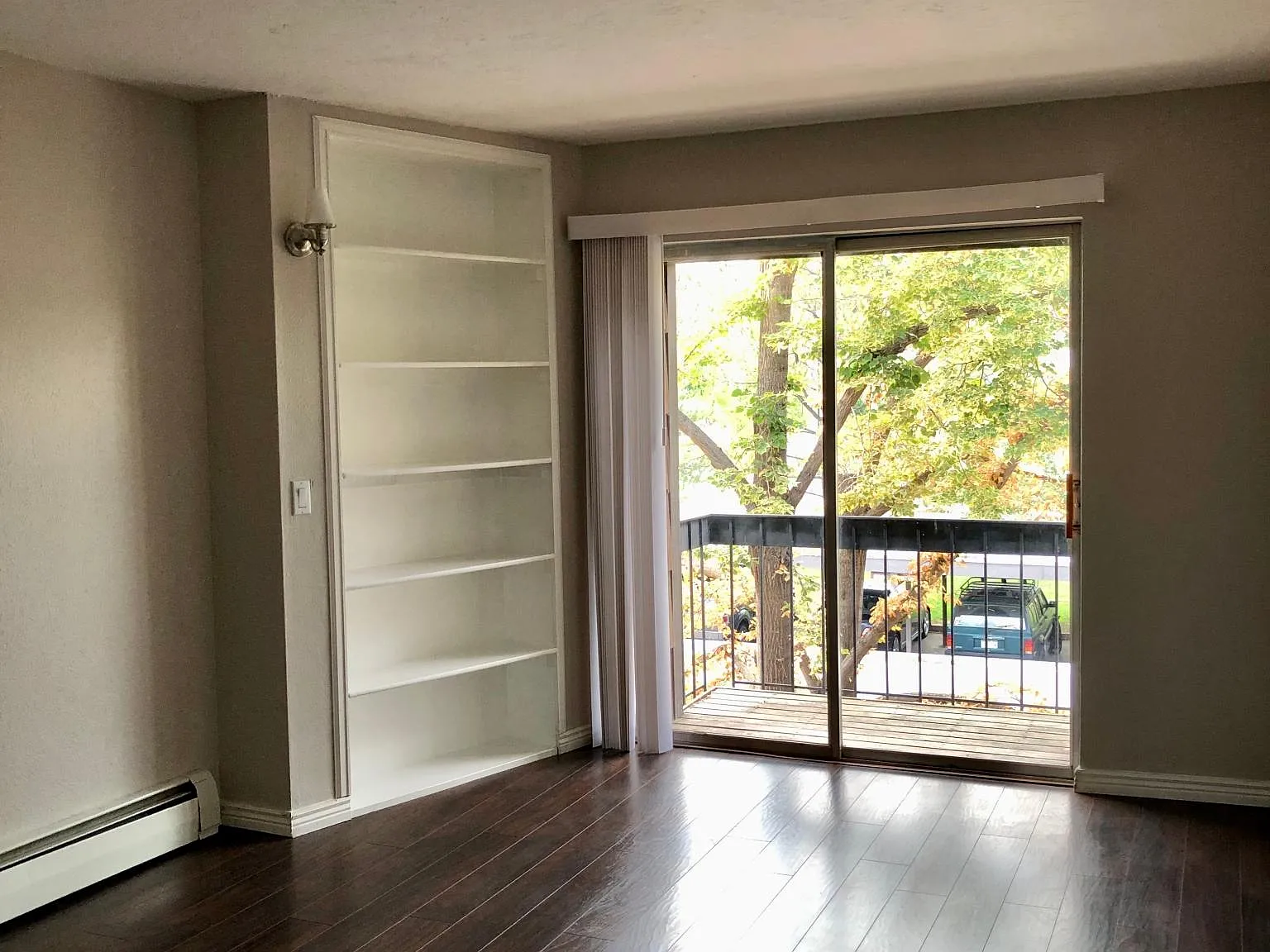3154 Lakeside Dr — Photo 3