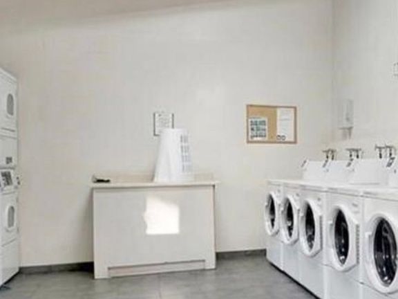 2nd image of 1030 W Macarthur Blvd APT 7