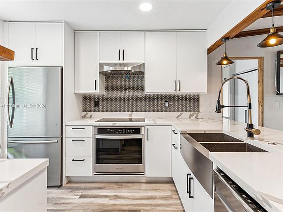 4th image of 3220 E Meadows Cir #3220
