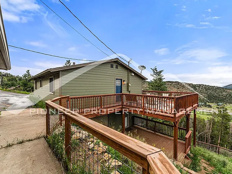 1334 Ponderosa Dr — Photo 1