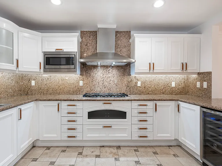 123 S Clark Dr #202 — Photo 6