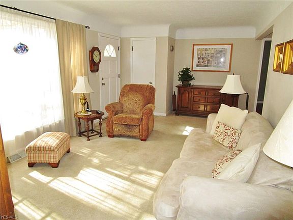 3rd image of 37940 Lake Dr