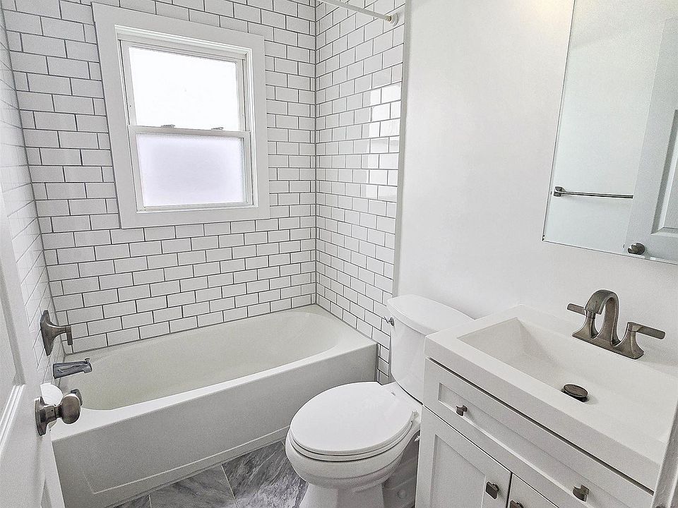 921 Donald Ave, photo 3