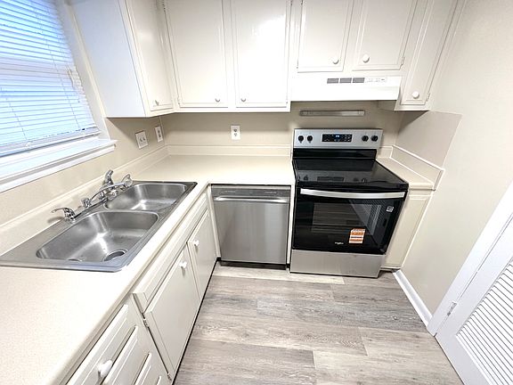 4th image of 5421 Sugar Loaf Dr