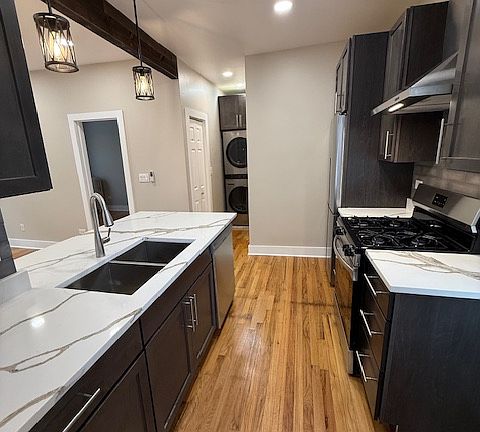 5th image of 1241 W North Shore Ave #2H