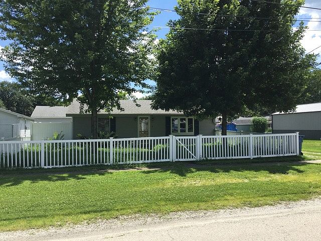 1st image of 905 W North St
