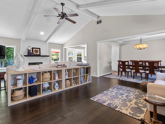 3rd image of 14515 Saddleback Dr