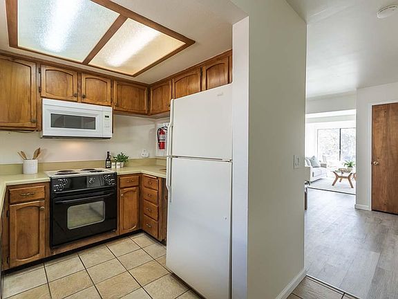 3rd image of 680 Chorro St APT 21