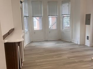 2225 Locust St APT 2R, Philadelphia, PA 19103