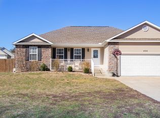 290 Red Bud Ln, Hollister, MO 65672