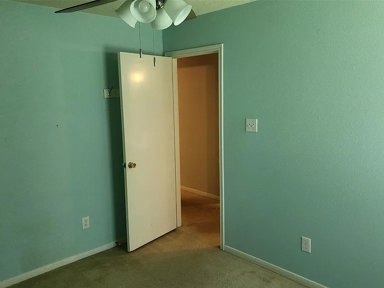 12214 Carriage Oak Cir — Photo 30