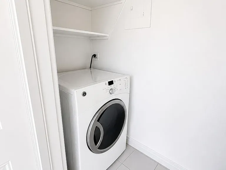 719 SW 7th St #2 — Photo 6