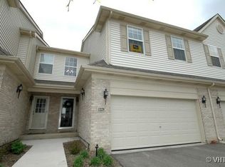 1228 Bradley Cir, Elgin, IL 60120
