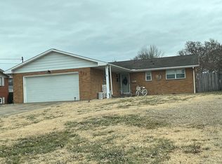 822 Westview Dr, Belpre, OH 45714