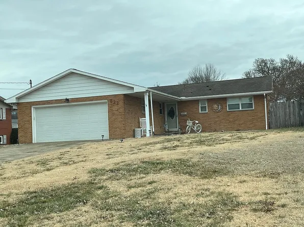 822 Westview Dr, Belpre, OH 45714