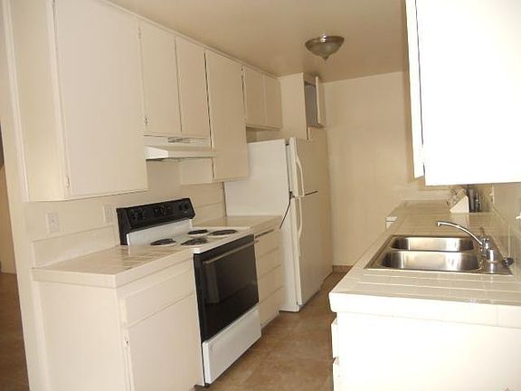 3rd image of 7870 Camino Huerta