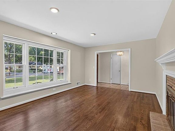 5th image of 426 W 109th St