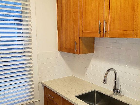 3rd image of 752 Stockton St APT 2