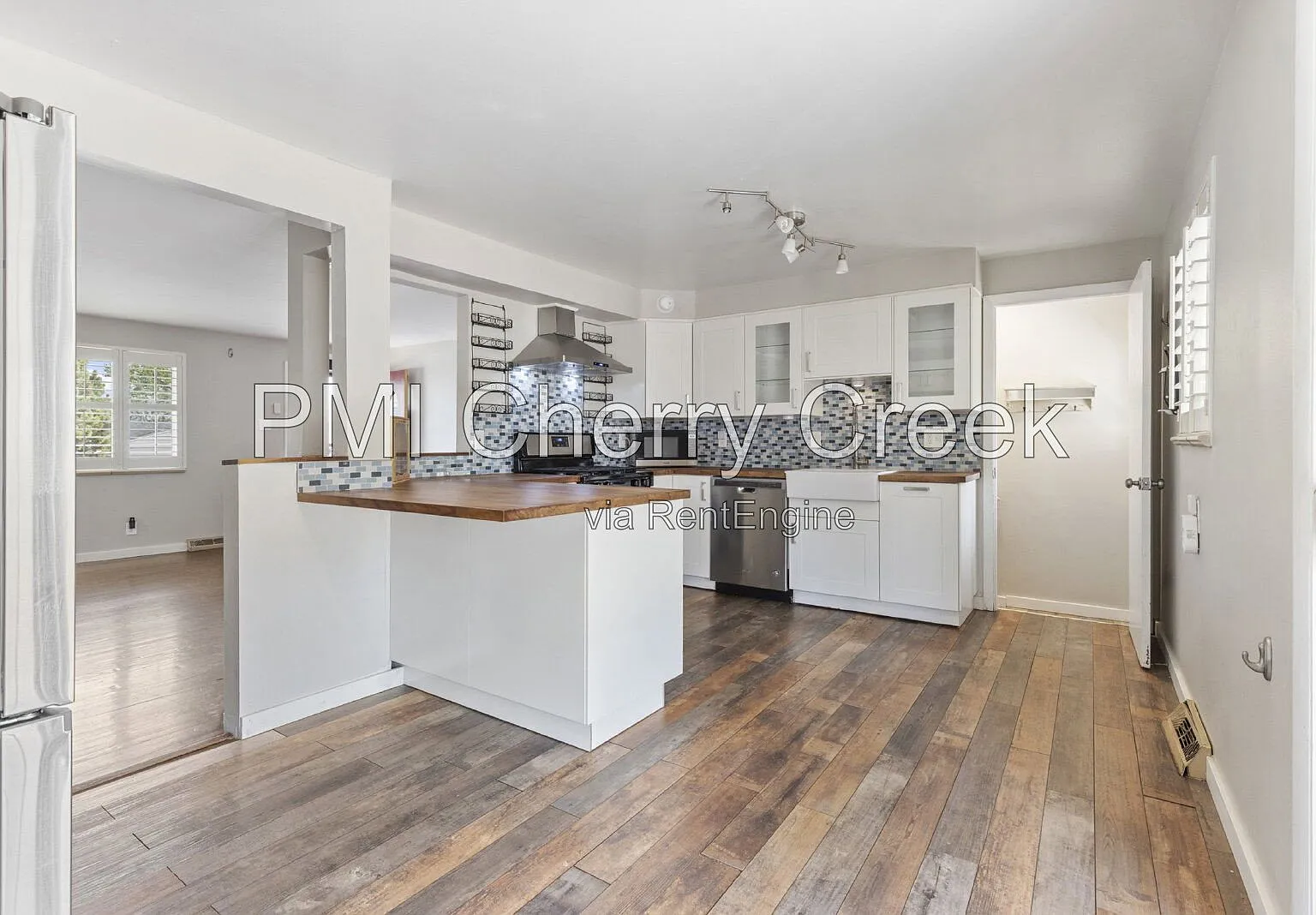 4 bed, 2.5 bath, 1878 sqft, $2,950 — Photo 1