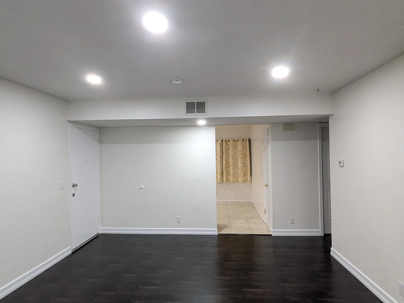 2 bed, 881 sqft, $2,500 — Photo 2