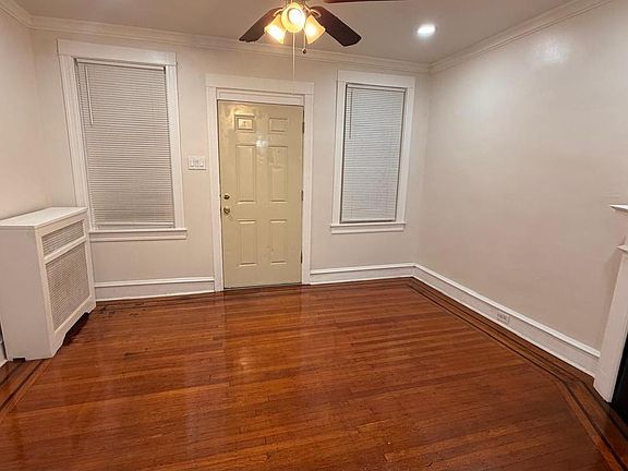 2nd image of 2142 Carver St