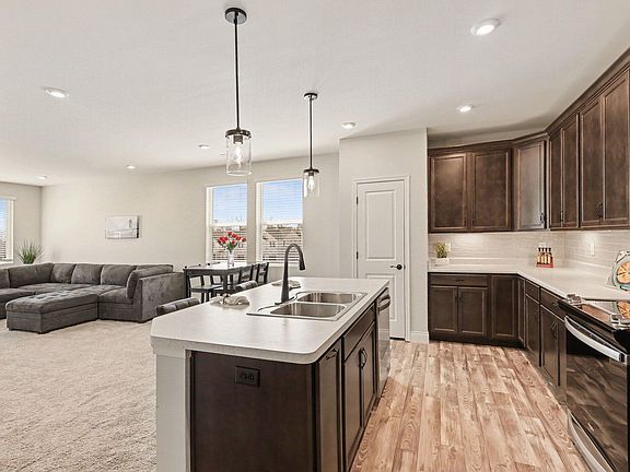 4th image of 713 Somerset Blvd #9D