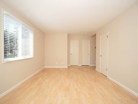 3rd image of 670 Live Oak Ave APT 14