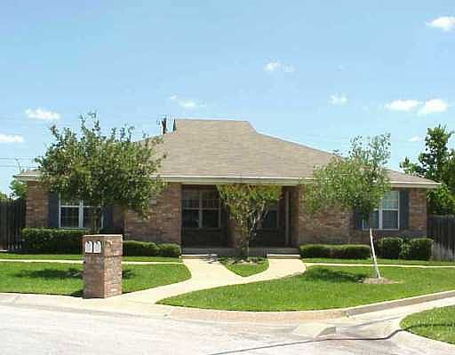 2nd image of 2415 Brittain Ct