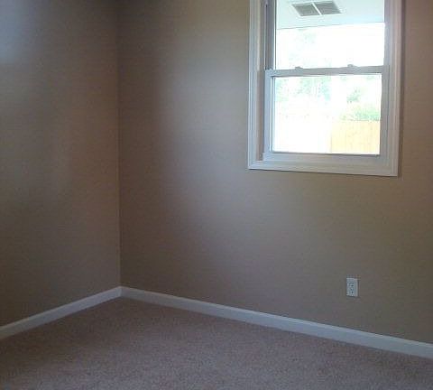 2nd image of 2048 Wyandotte Ave
