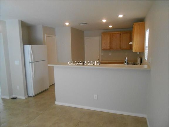 3rd image of 3708 Dustin Lee St