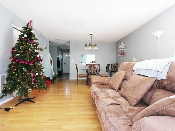 3rd image of 133 Rumson Dr #133