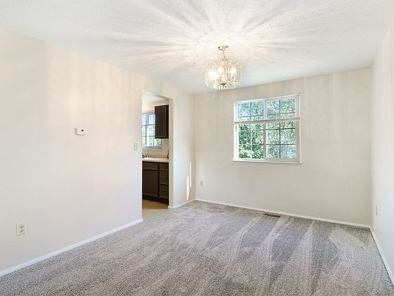 4th image of 2924 Abbey Ln