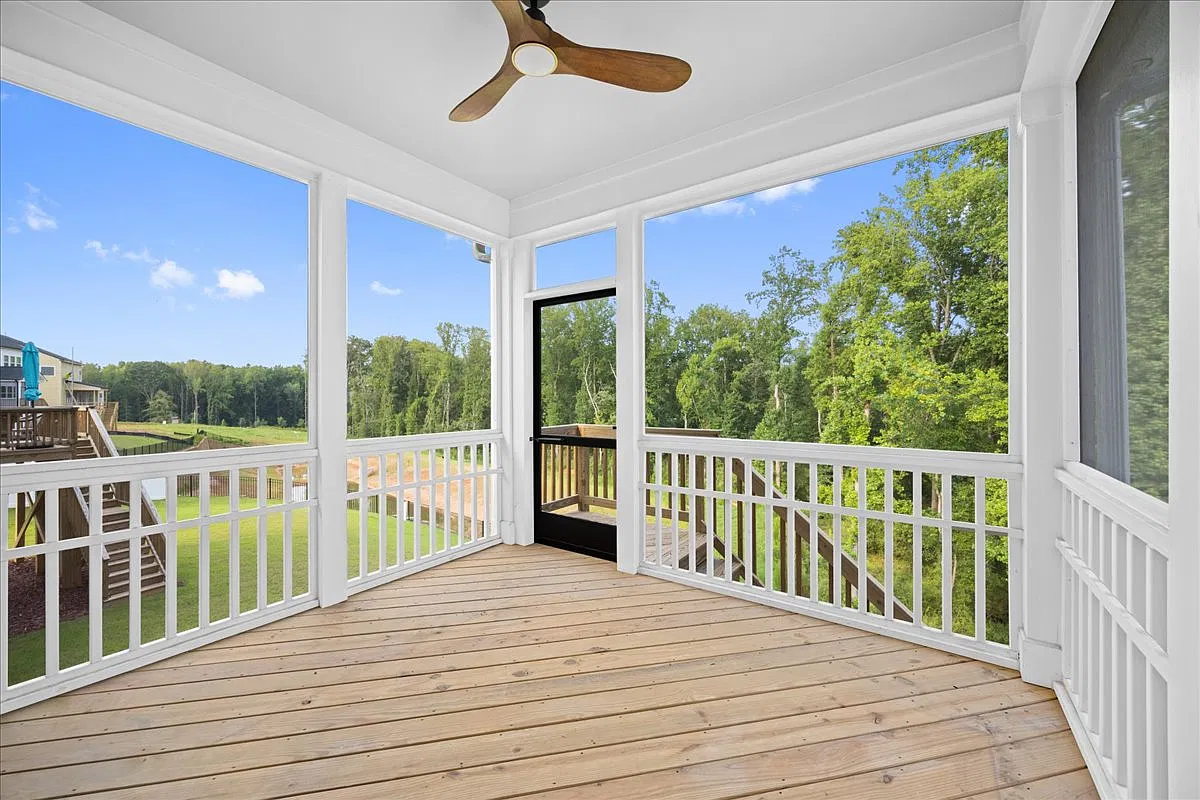 6 bed, 3587 sqft, $3,800 — Photo 4