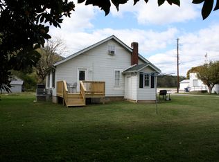 21 Post Office Ln, Pleasant Shade, TN 37145