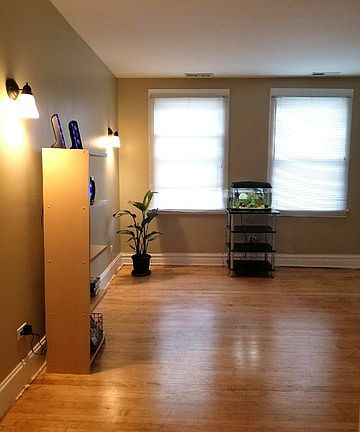 4th image of 827 S 11th Ave