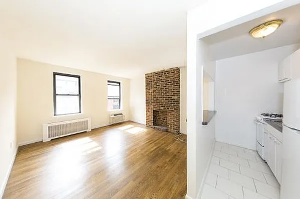 Rented by Icon Realty Management | media 8