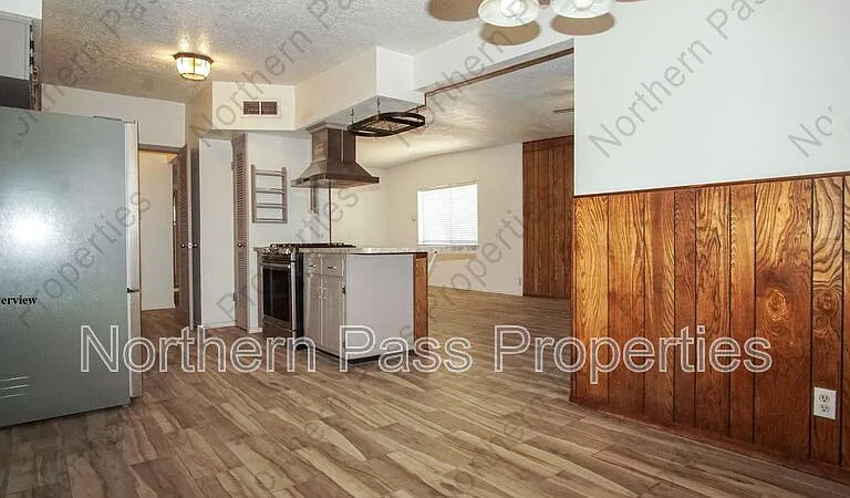 9304 Lait Dr — Photo 10