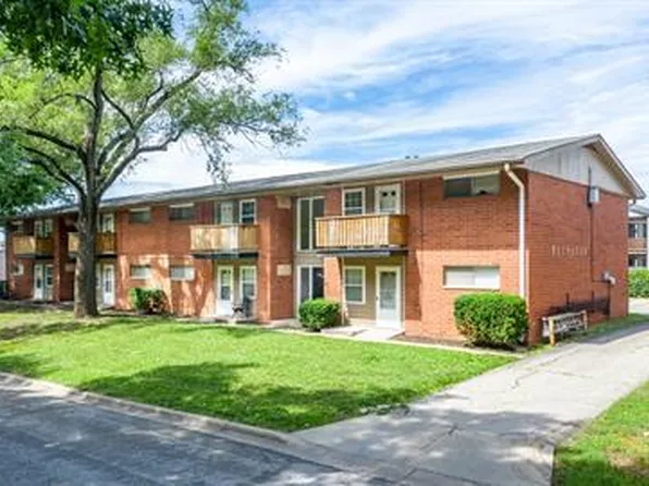 2506 Redbud Ln, Lawrence, KS 66046