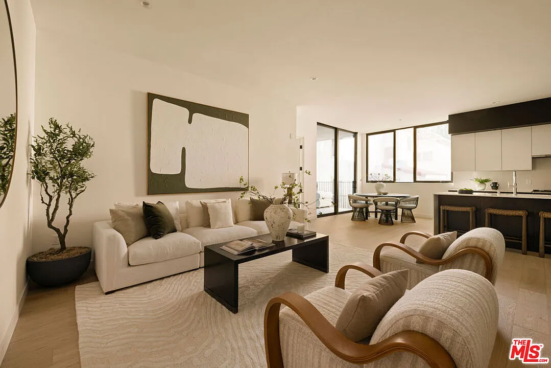 2 bed, 2.5 bath, 1464 sqft, $8,295 — Photo 4