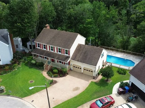 4 Sol Thorpe Ln, Chesapeake, VA 23325